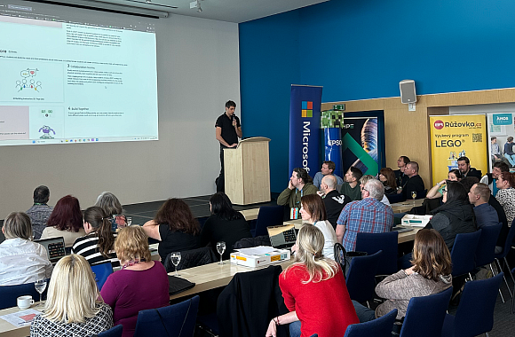 ÁMOS vision na jarní Roadshow pro školy